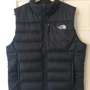 Mens The North Face 550 Vest. Black. Size M